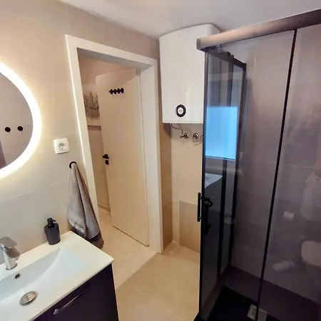 Toni Apartman *
